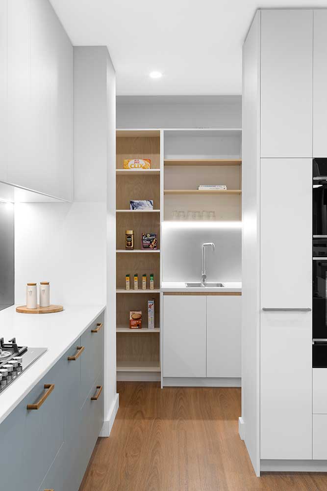 Organised And Stylish Pantry Design For Efficient Storage