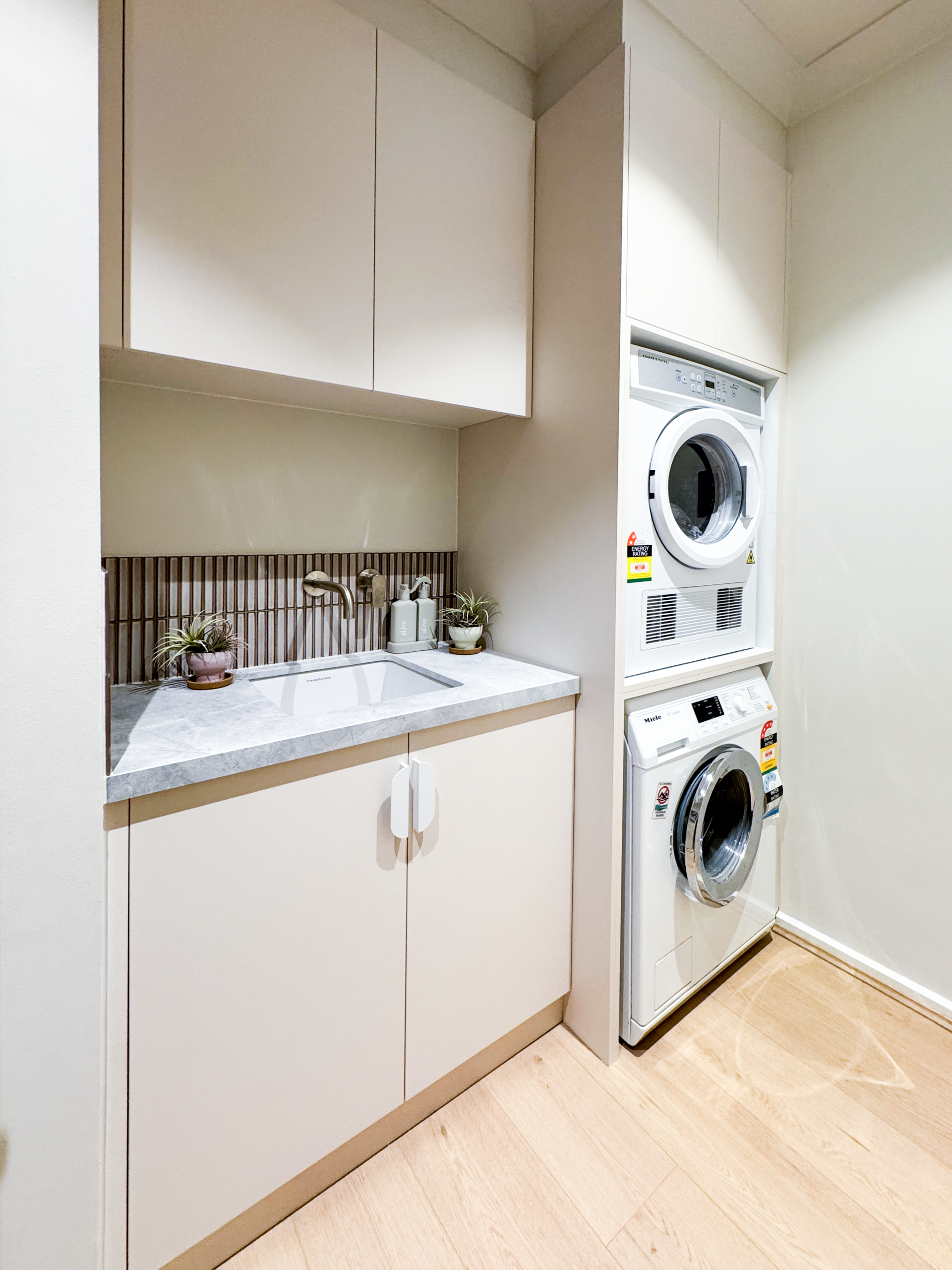 KKHW-Laundry-02